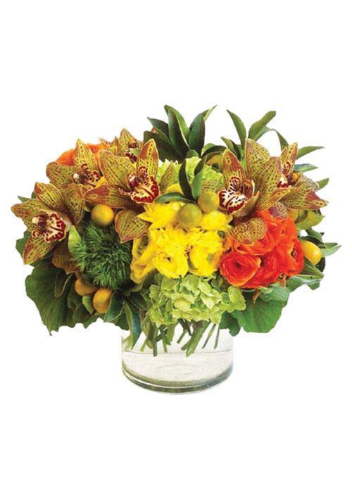 Send fiesta someone&#039;s way with this chic summer bouquet! Warm shades of