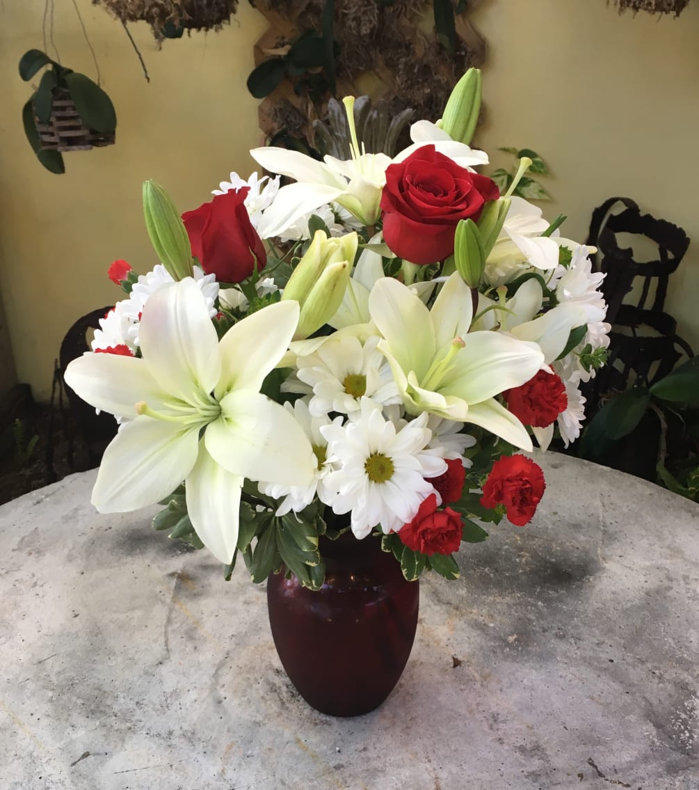 VDC034 Lily Romance by Victoria Park Flower Studio