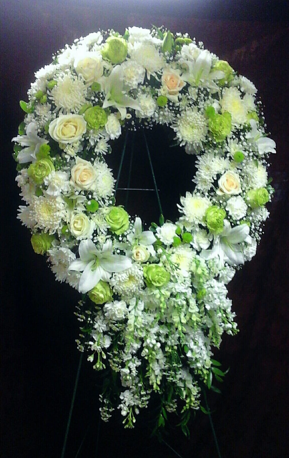 24&quot; White and green Wreath with Roses, Lilies stock
