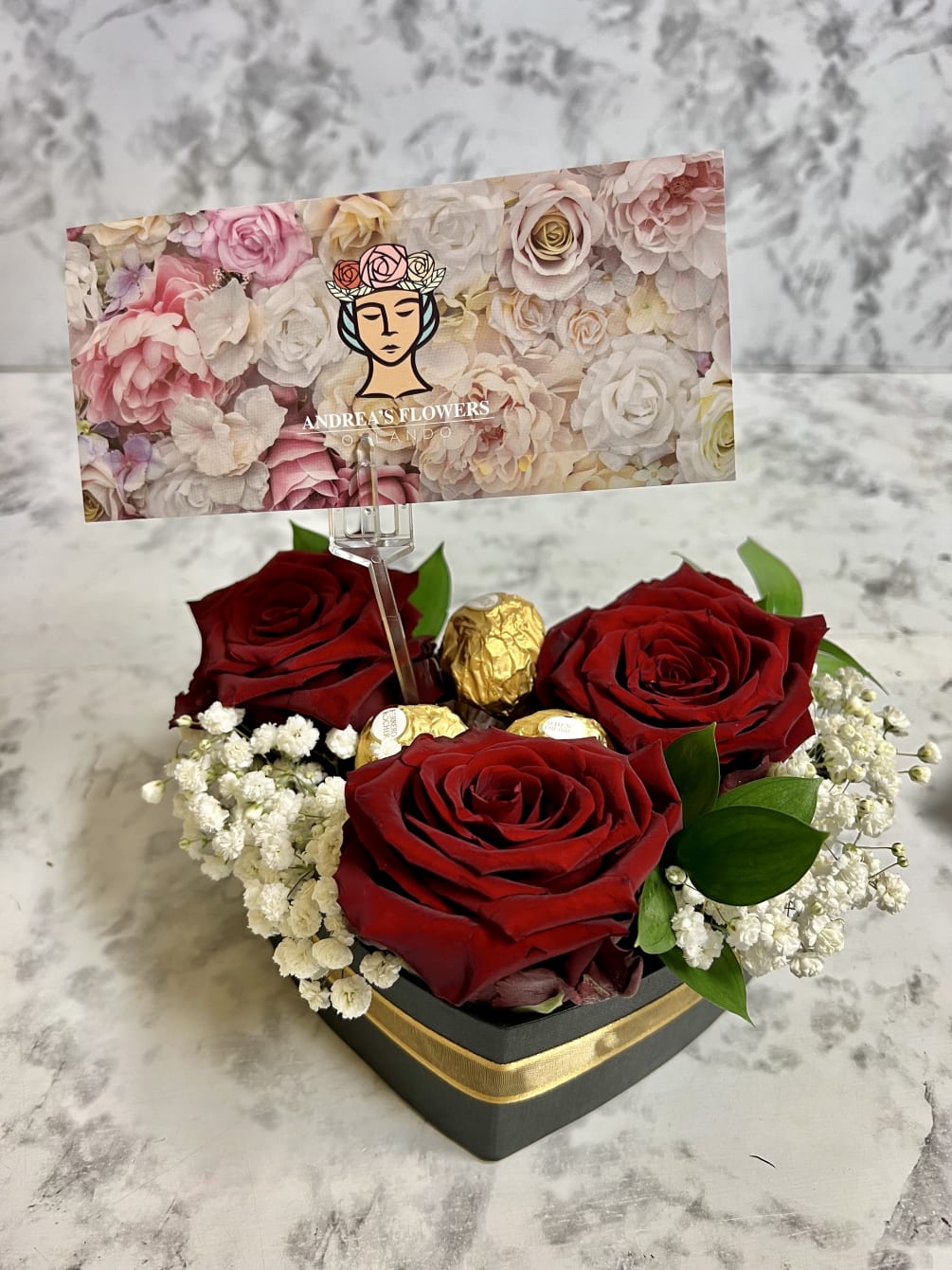 A beautiful heart with our Premium Roses. A small detail, but with