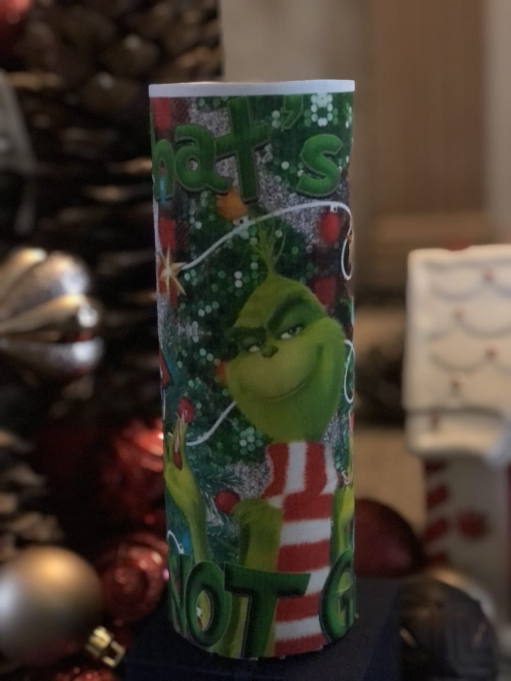 20 oz Gringe Christmas Tumbler comes with a lid and a choice