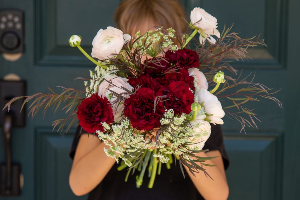 Queen Anne&#039;s lace is the real queen of this bouquet composed of