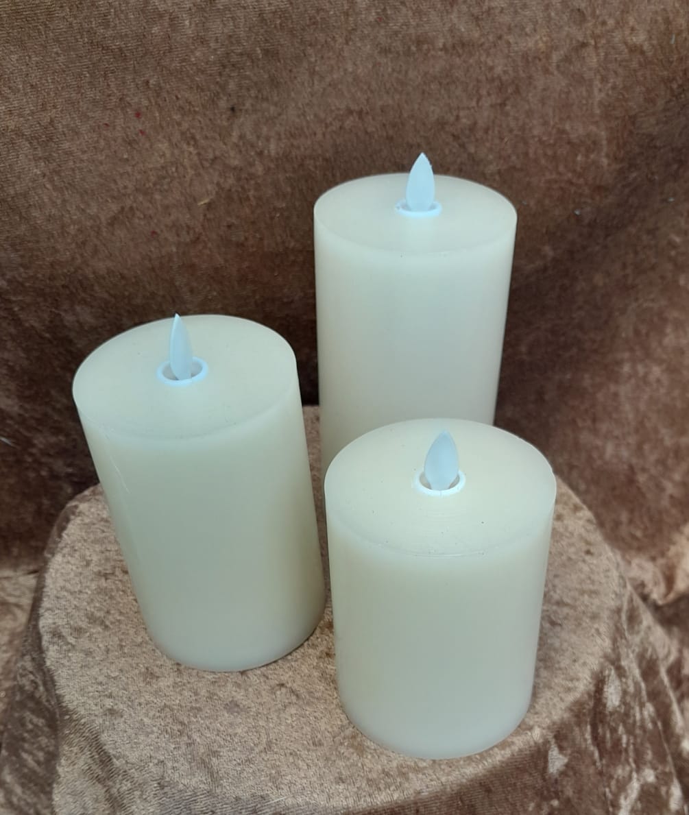 RENTAL ONLY $10.00 per candle in glass

LED battery operated candles 
SIZES AVAILABLE