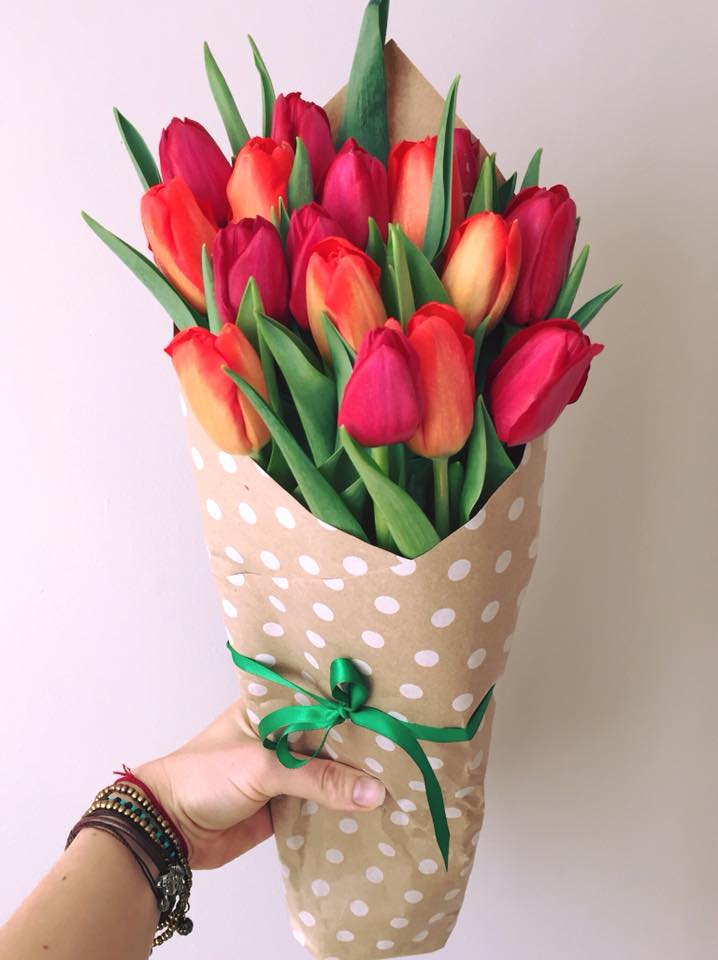 This beautiful tulip bouquet might be just a perfect gift for a