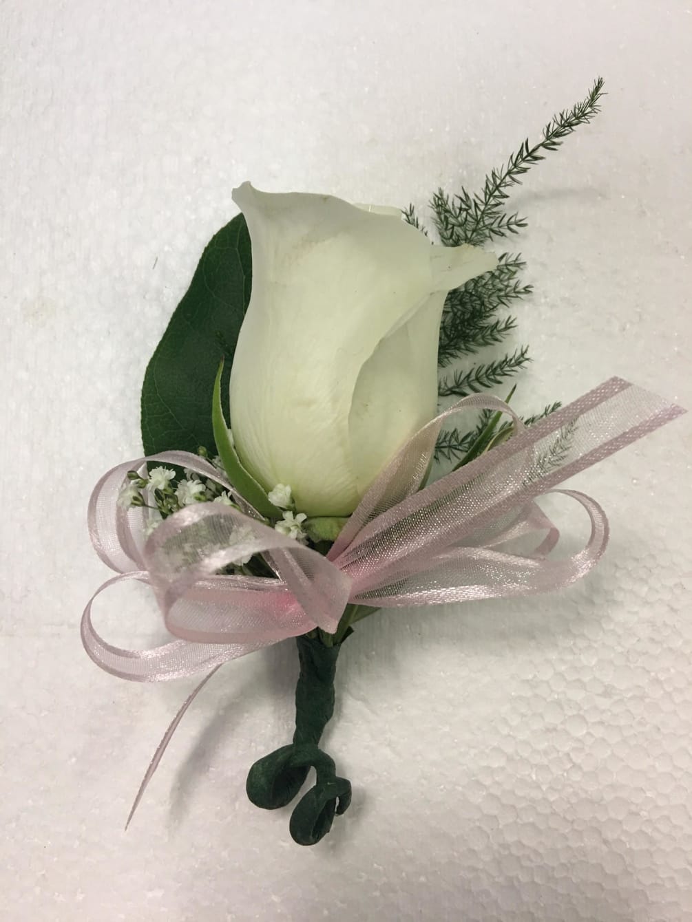 Beautiful boutonni&egrave;re with spray roses also available in different color flowers and