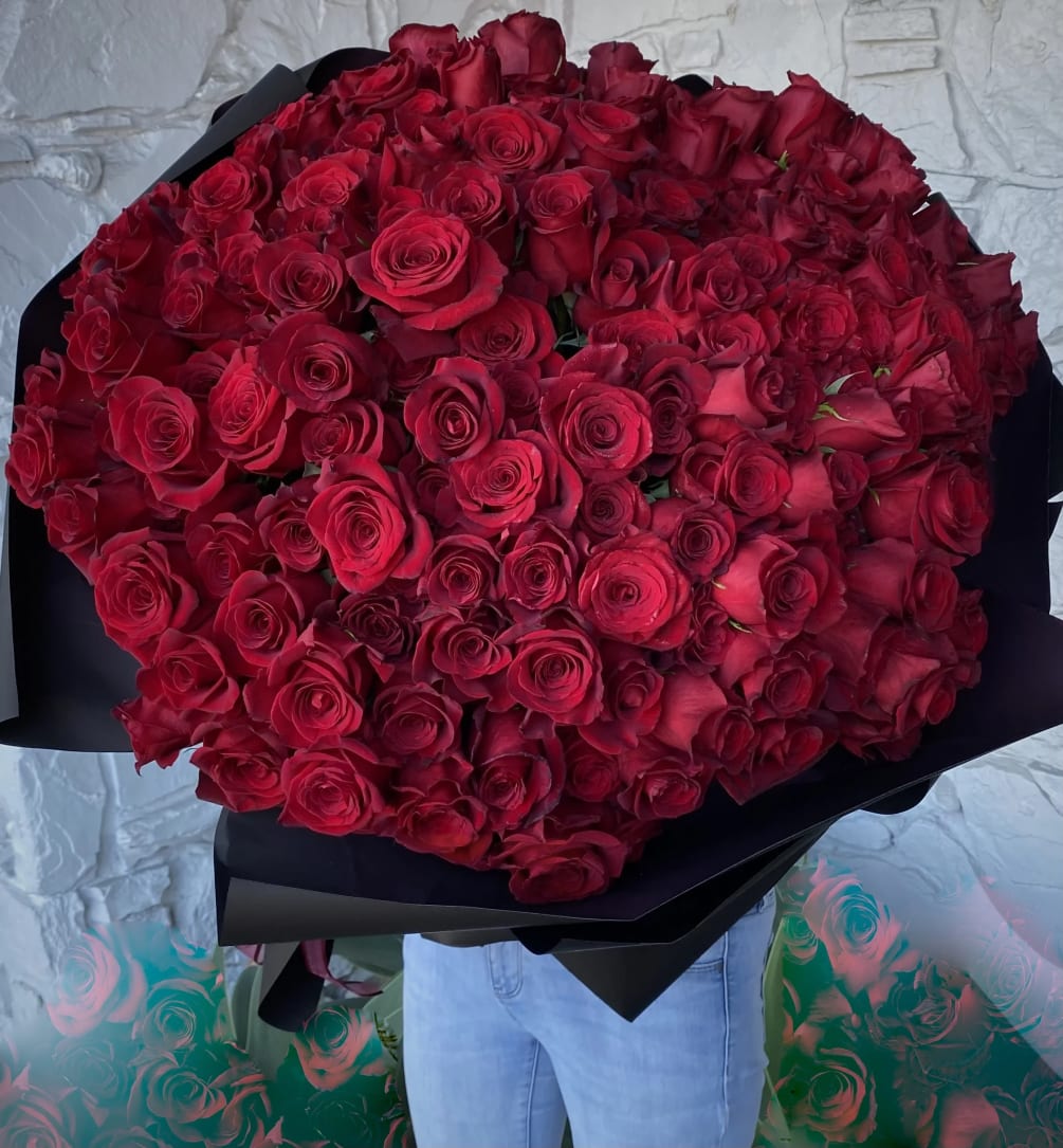 200 of premium Red Roses will leave anyone &quot;Wowed&quot;