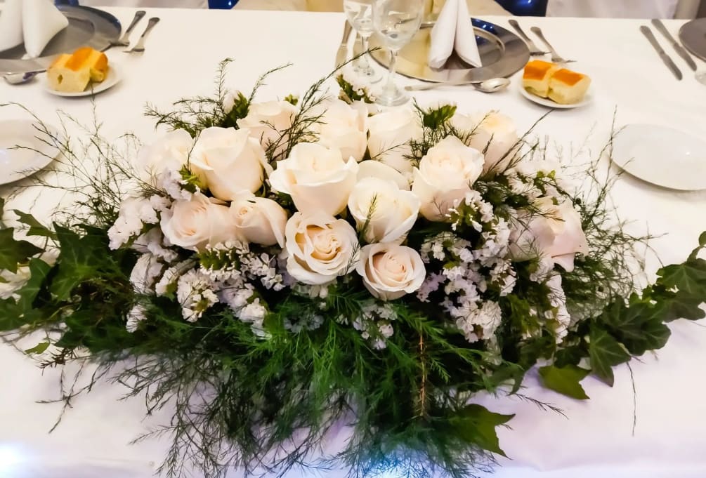 This arrangement Is perfect for a wedding, Quinceanera, etc, Main table !