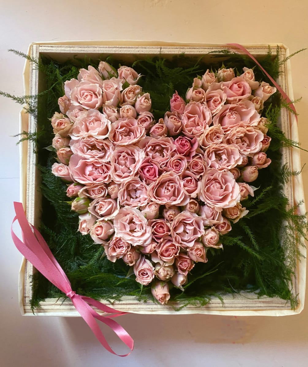 The ultimate flower gift of love, the rose box - perfect for
