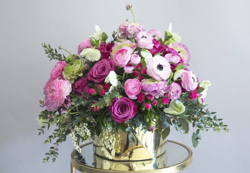A seductive assortment of the worlds most quality flowers. Express your passion