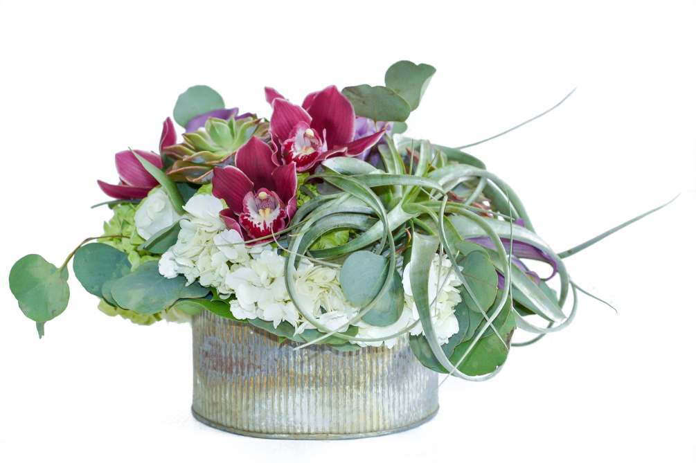 A stunning rustic chic mixed bouquet.