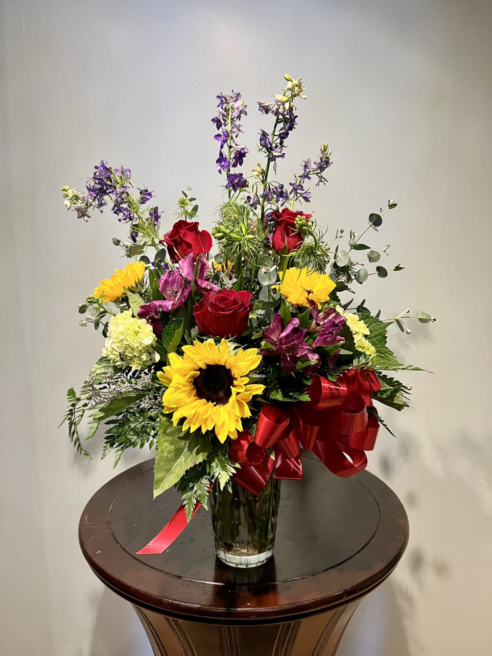 Be unique with this romantic wild flower mix. This beautiful bouquet features