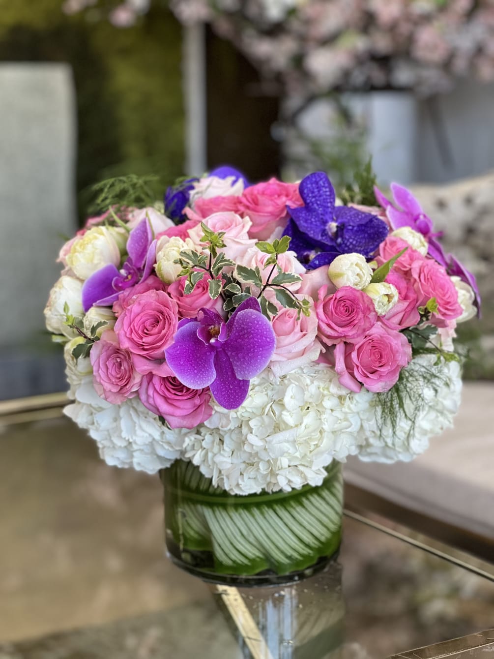 Mix flower 
roses 
hydrangea 
orchid 