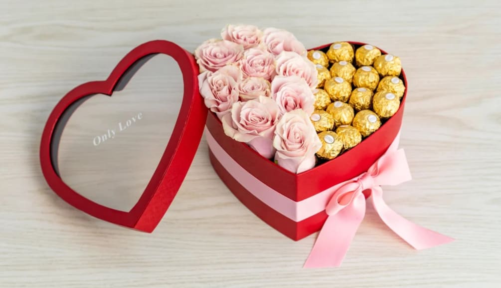 Wonderful Heart- Shaped Flower Gift Box with Pink Roses and Ferrero Rocher