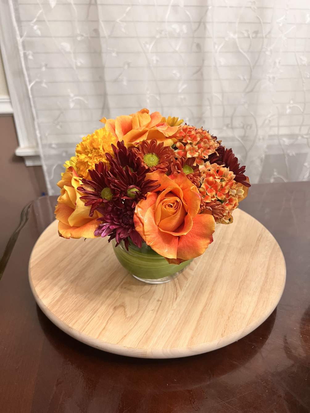 Simple centerpiece of fall season that surely feeling warm and welcome
