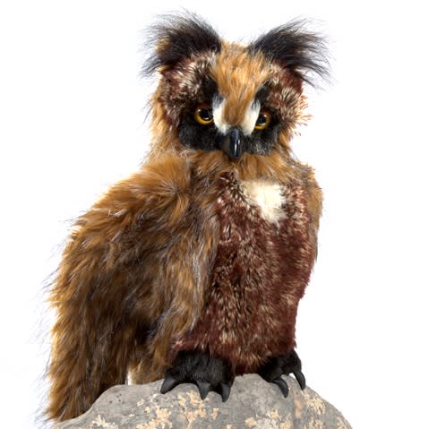 The masters at Folkmanis created this incredible lifelike puppet with feather-like plush