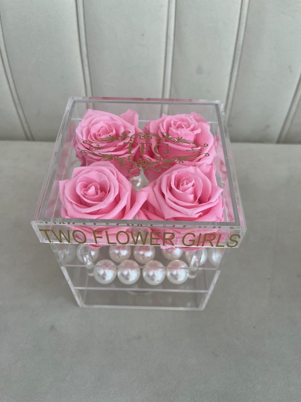 Preserved 4 pink roses in acrylic box. Real roses that last a