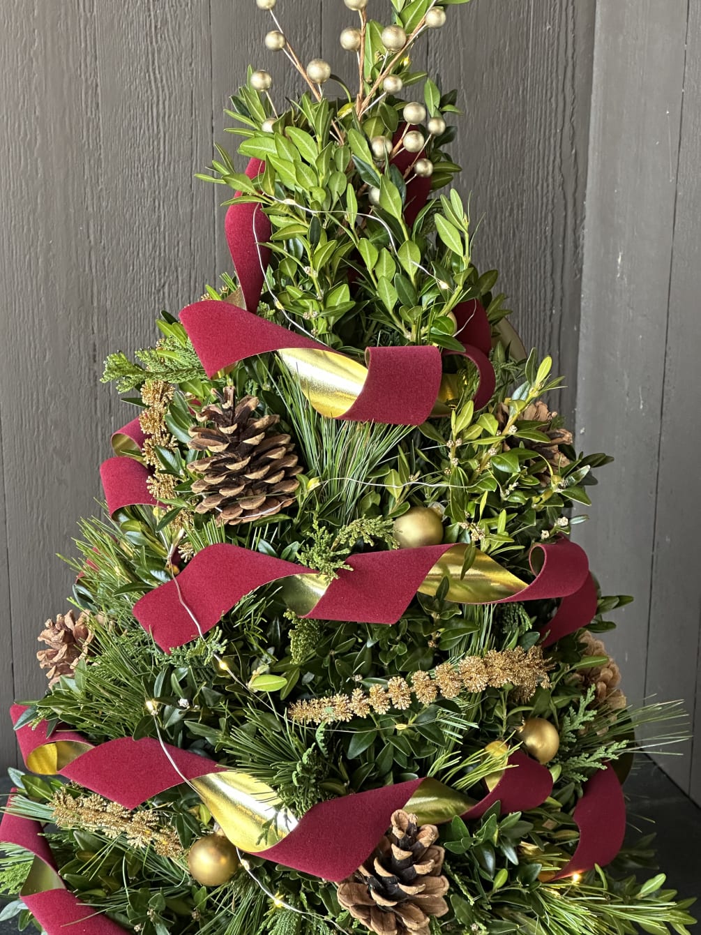 Traditional Boxwood by Woodmans Florist LLC