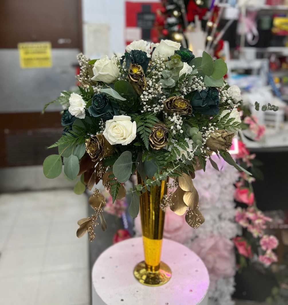 This arrangement can be a centerpiece for Christmas or holiday parties or