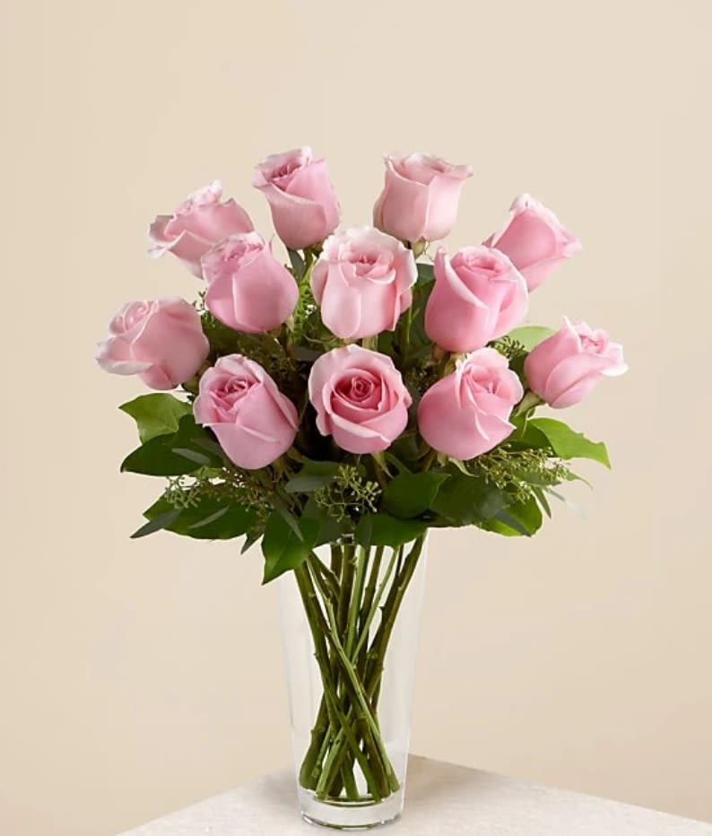 Light pink Rose&#039;s in a vase 3 different size 12 Rose&#039;s 18