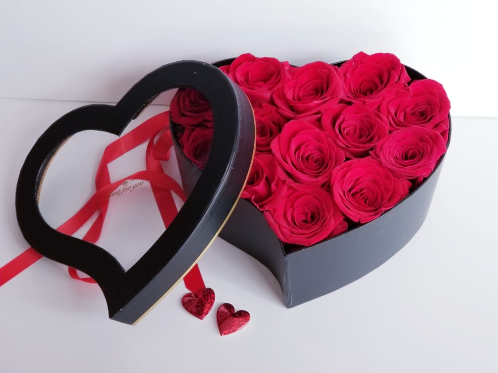 Roses in heart box. Boxes available only in premium size.  Roses