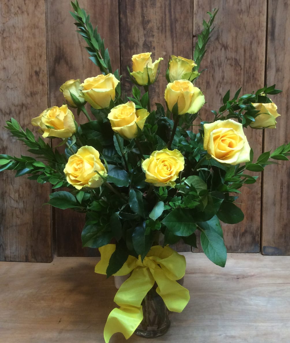 The yellow rose is perfect for expressing friendship and platonic love. Our