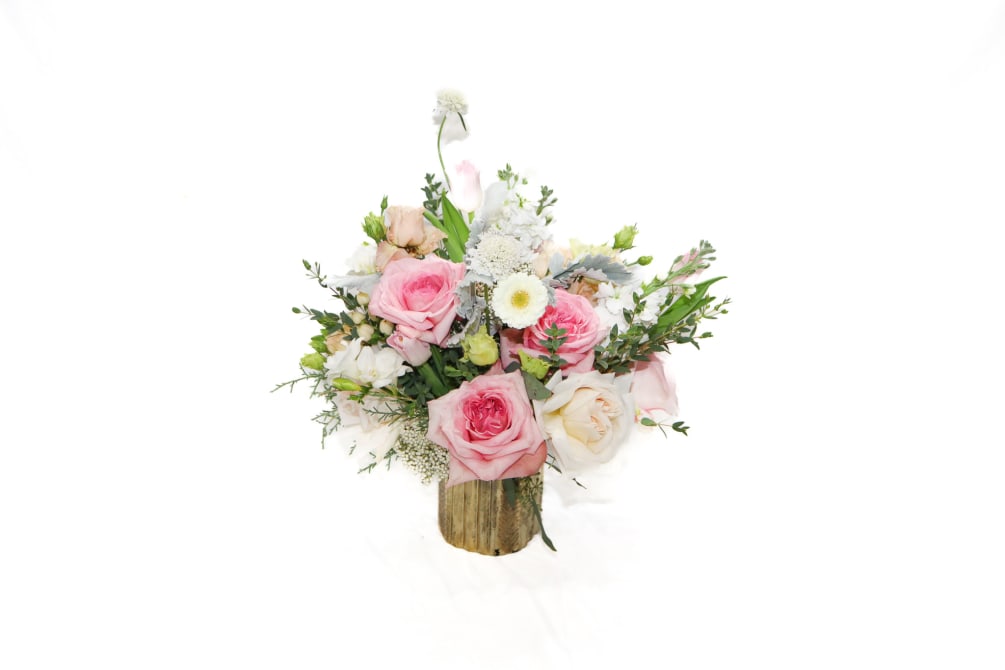 Pirouette is one of our newest arrangement in Christmas Collection, elegant and