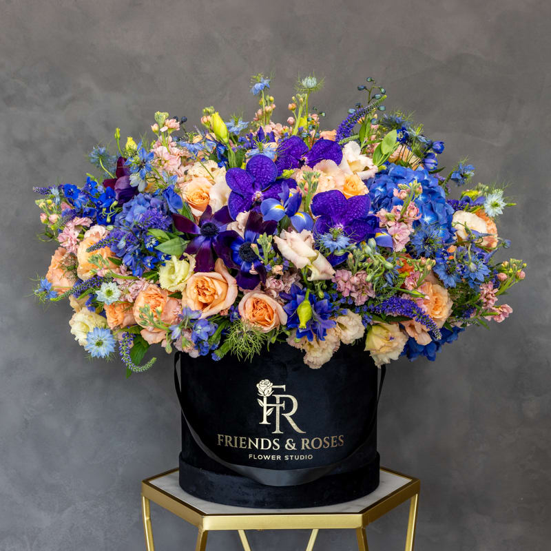 Premium bloom selection from our top florist. The breath-taking beauty of this