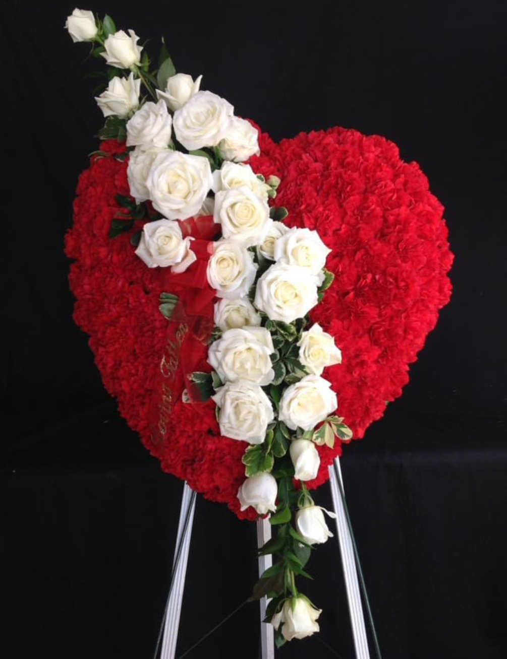 Large heart, includes 2 dozen roses