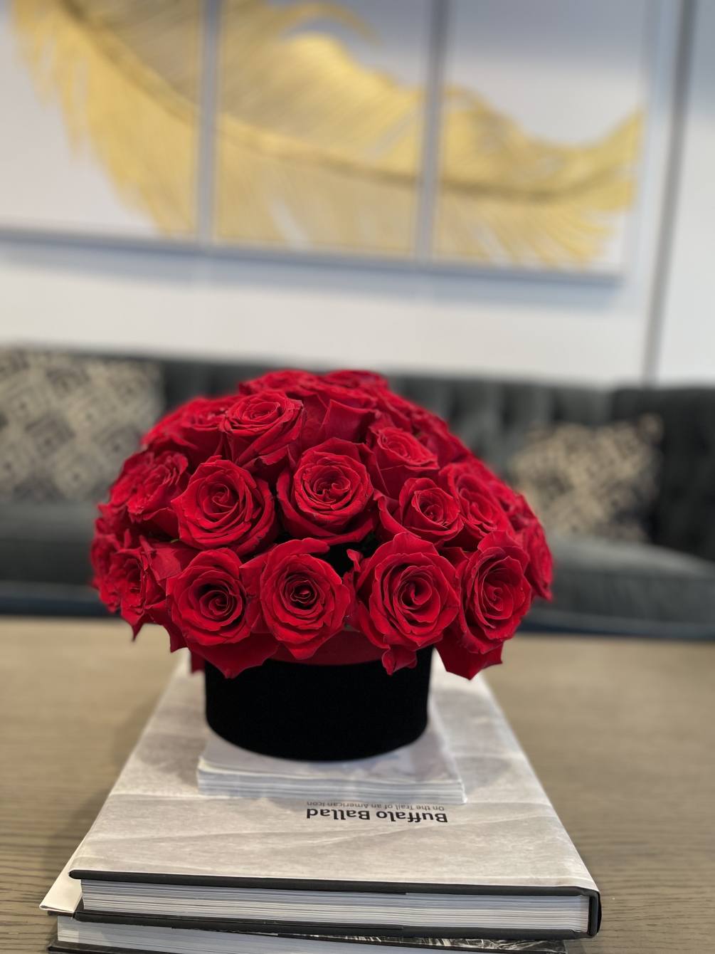 Show them you love them!

 We use only AAA graded red roses
