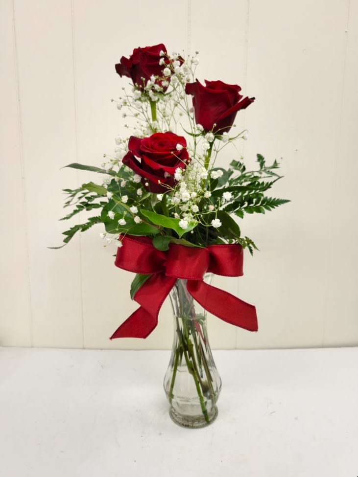 Beautifully arranged 3 roses in a vase. Perfect for any occasion!