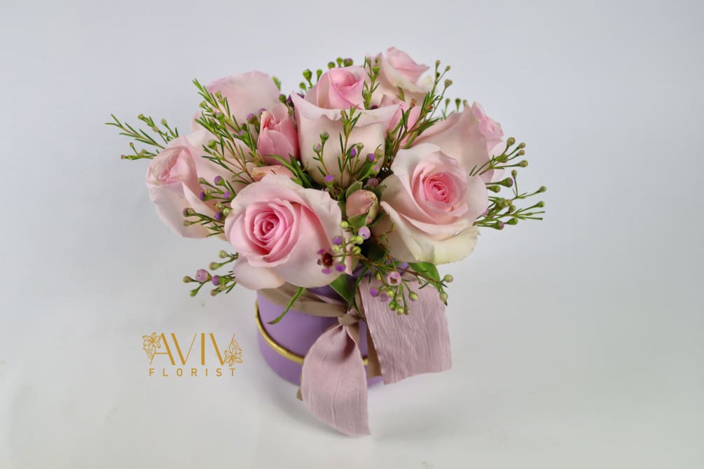 Beautiful and delicate, perfect for the great gift with 7 Roses of