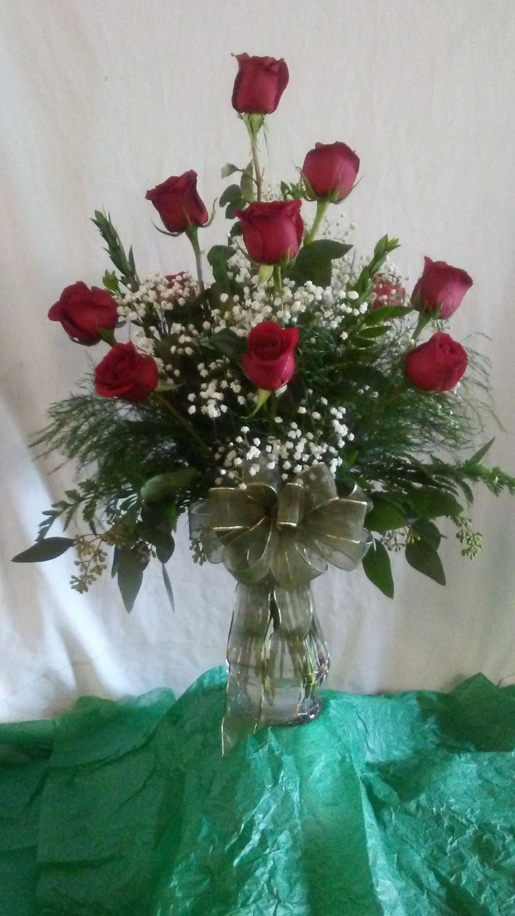 one doz roses with babys breath