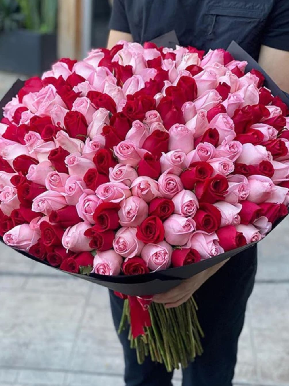 50 Luxurious Red Roses &amp; 50 Pink Roses Hand Tied Bouquet. Perfect