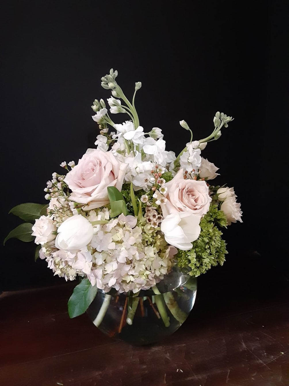 The name of this arrangement is inspired by the &quot;bubble&quot; shaped container
