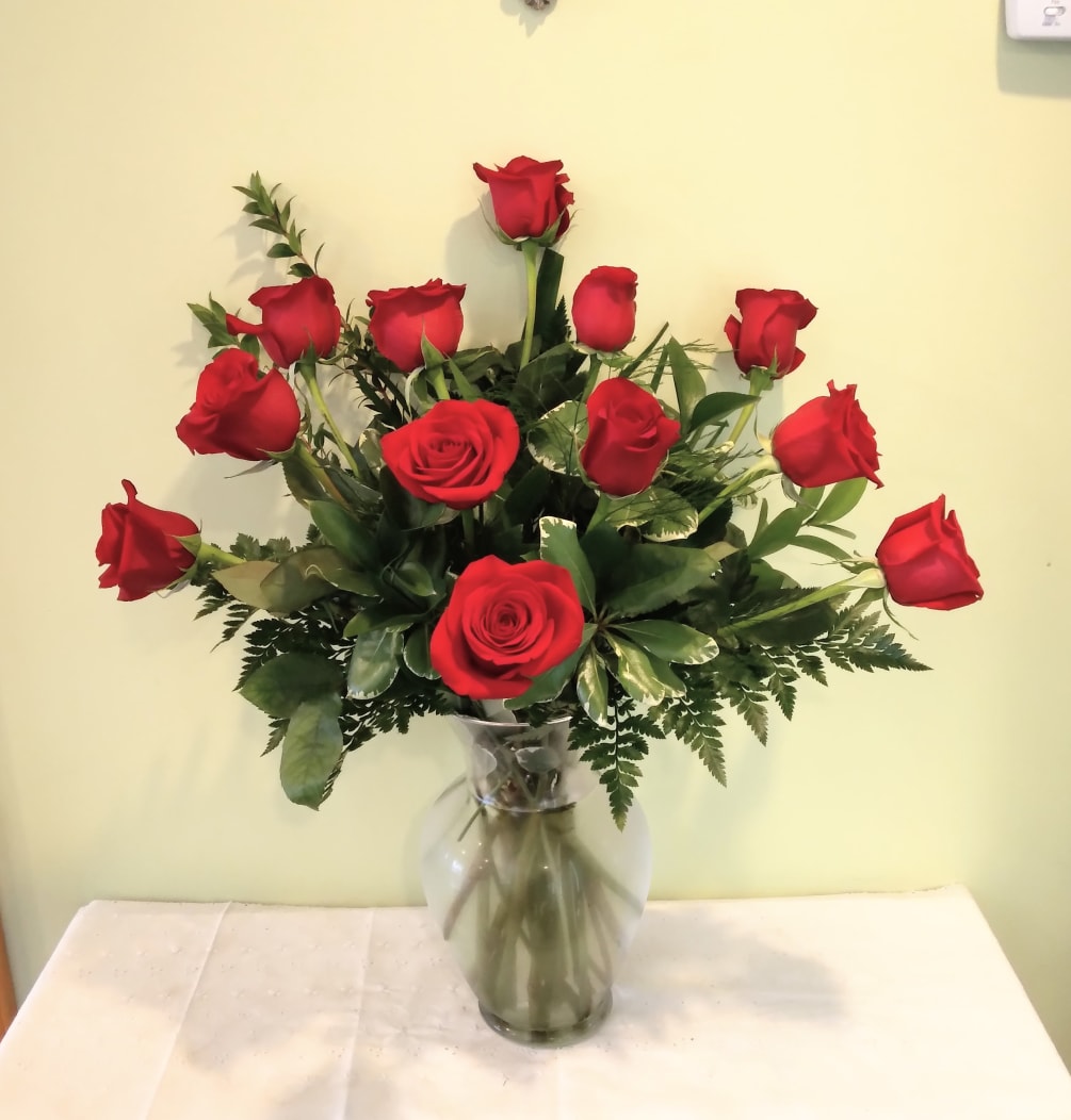 One dozen roses is always a beautiful gift for any occasion. Our