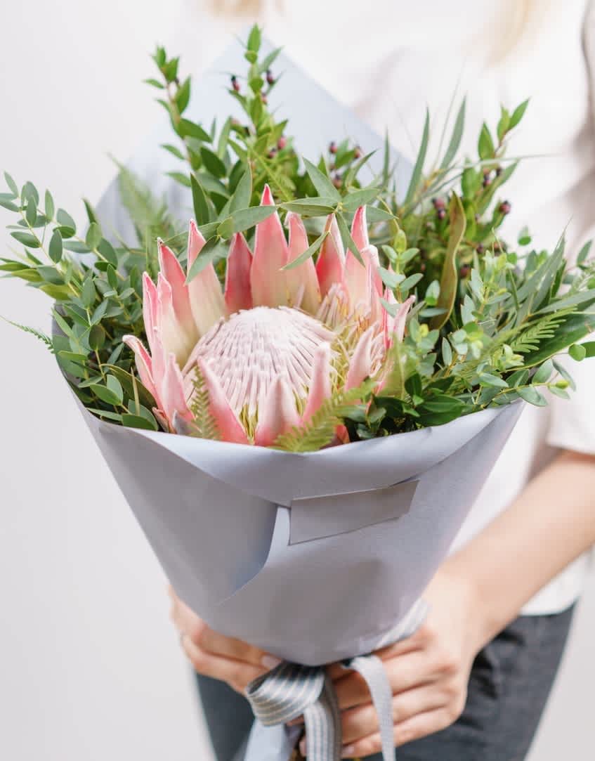 Protea Bouquet:

This bouquet with protea is a true work of art, embodying