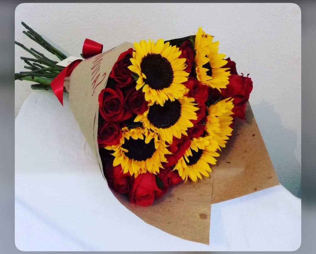 Red roses and sunflower bouquet new arrivals