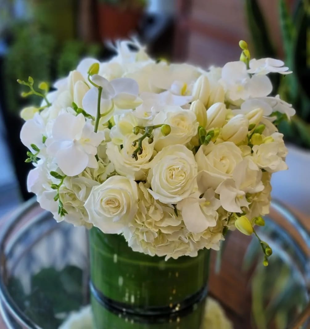 Celebrate life&#039;s special moments with a stunning bouquet from Dave&#039;s Flowers, featuring