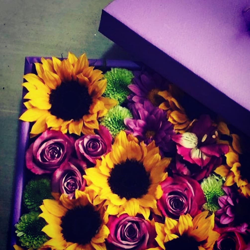 Beautiful box full with fresh and beautiful flowers of your choice. 