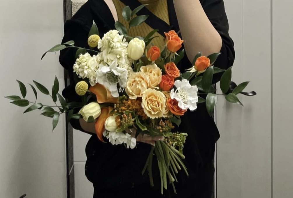 Florist&#039;s choice custom made unwrapped bouquet.