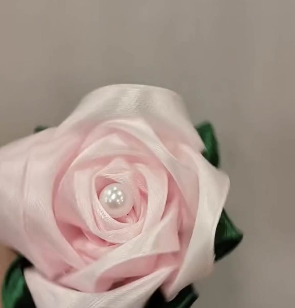 A beautiful silk flower pen could make a thoughtful &quot;just because&quot; present
