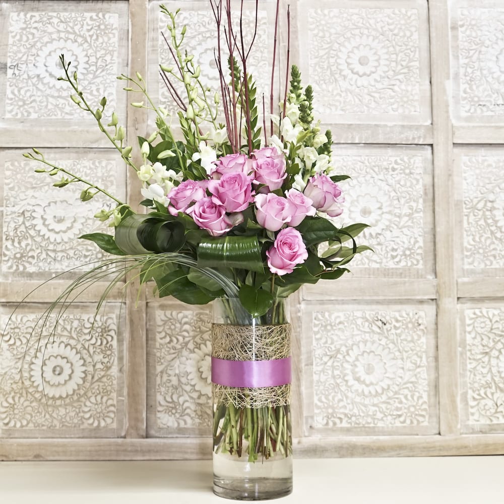 Tall Cylinder w/ Roses, snapdragon, dendrobium &amp; Monstera
VCY0512/ 84012C
