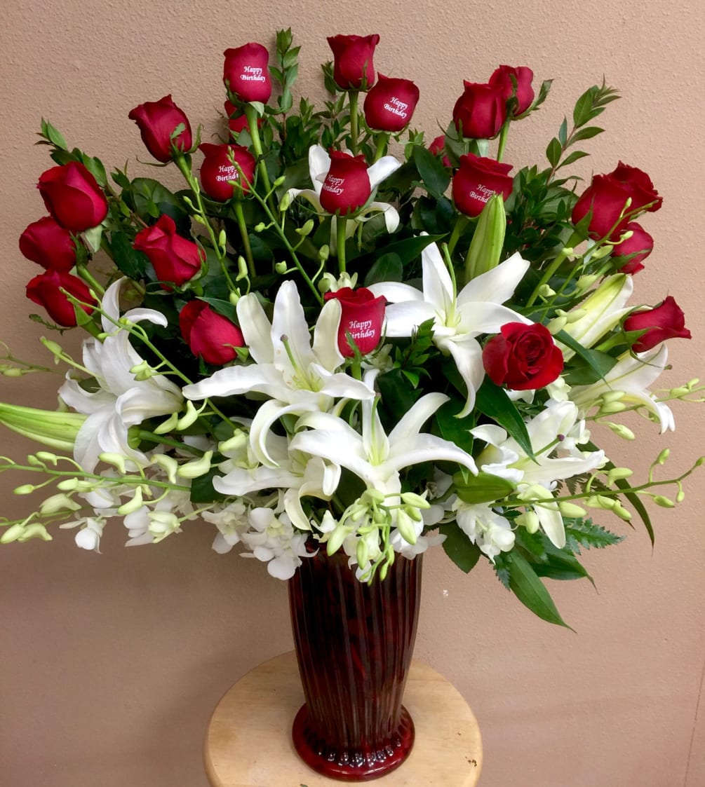 19 Red Roses, 5 embossed roses with I LOVE YOU message, white