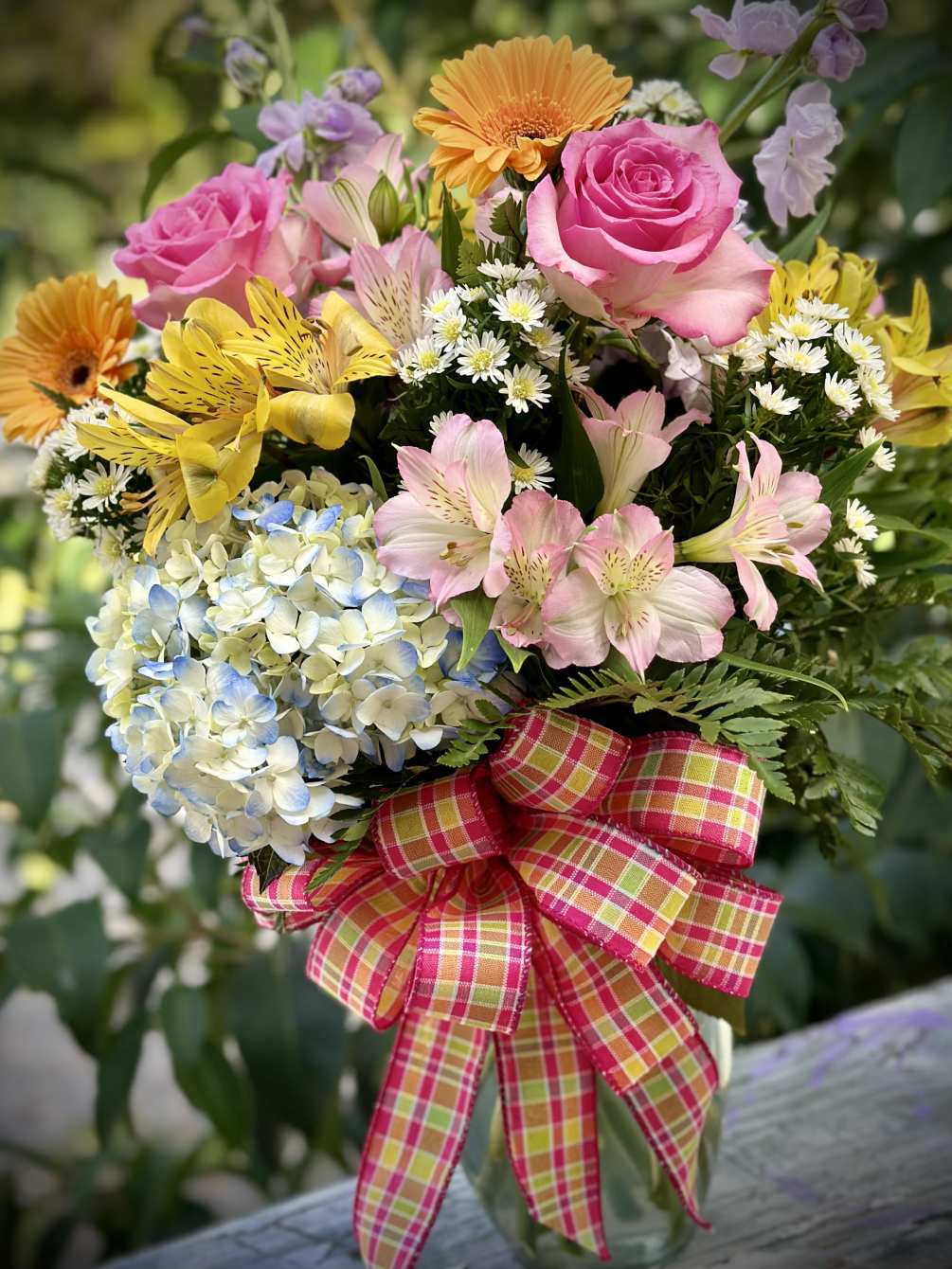 Introducing our vibrant masterpiece, the &#039;Sunshine Serenade Bouquet.&#039; Bursting with the radiance