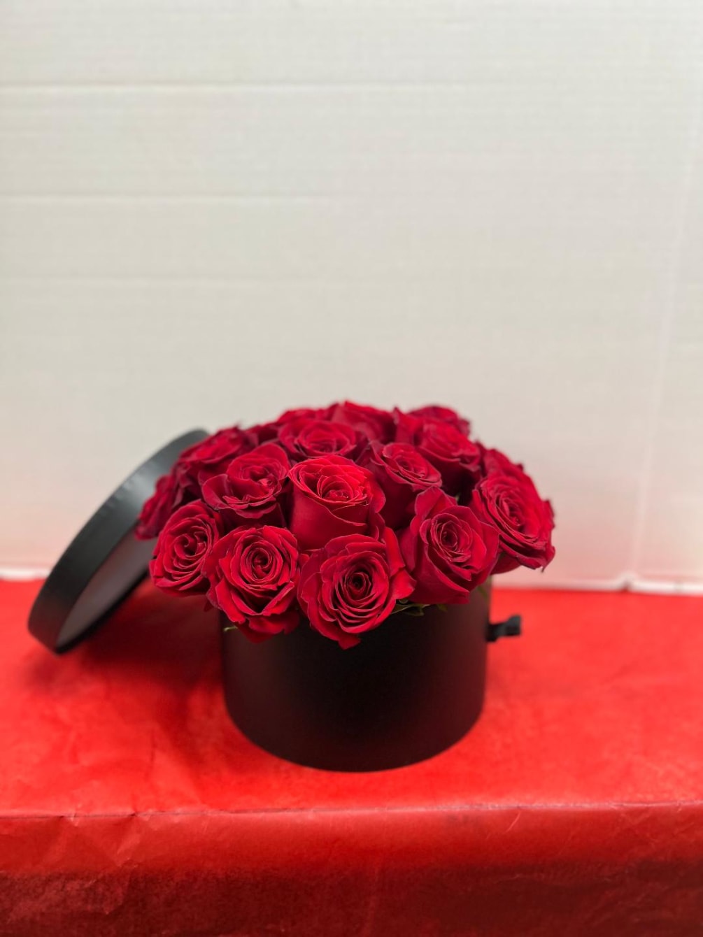 Check out this new modern popular look for rose arrangements! A large