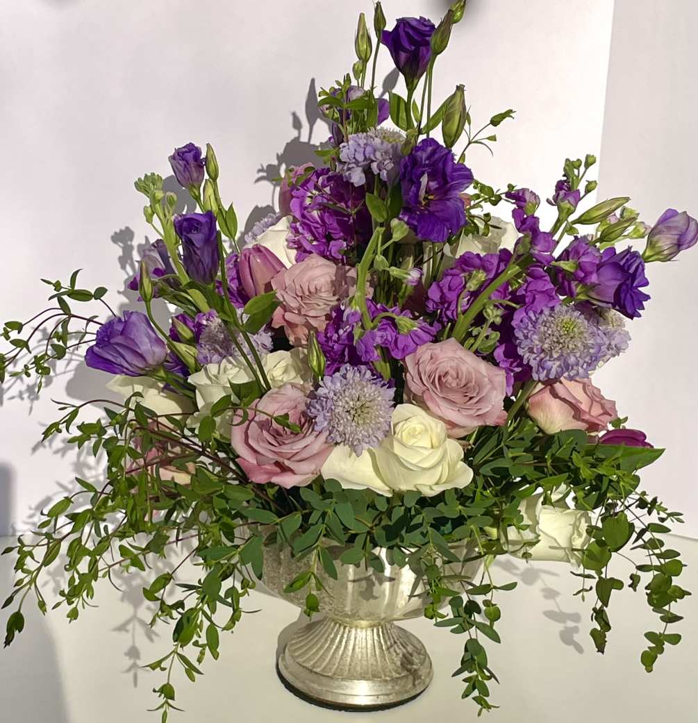 This classic and regal combination of purple and white is timeless, elegant