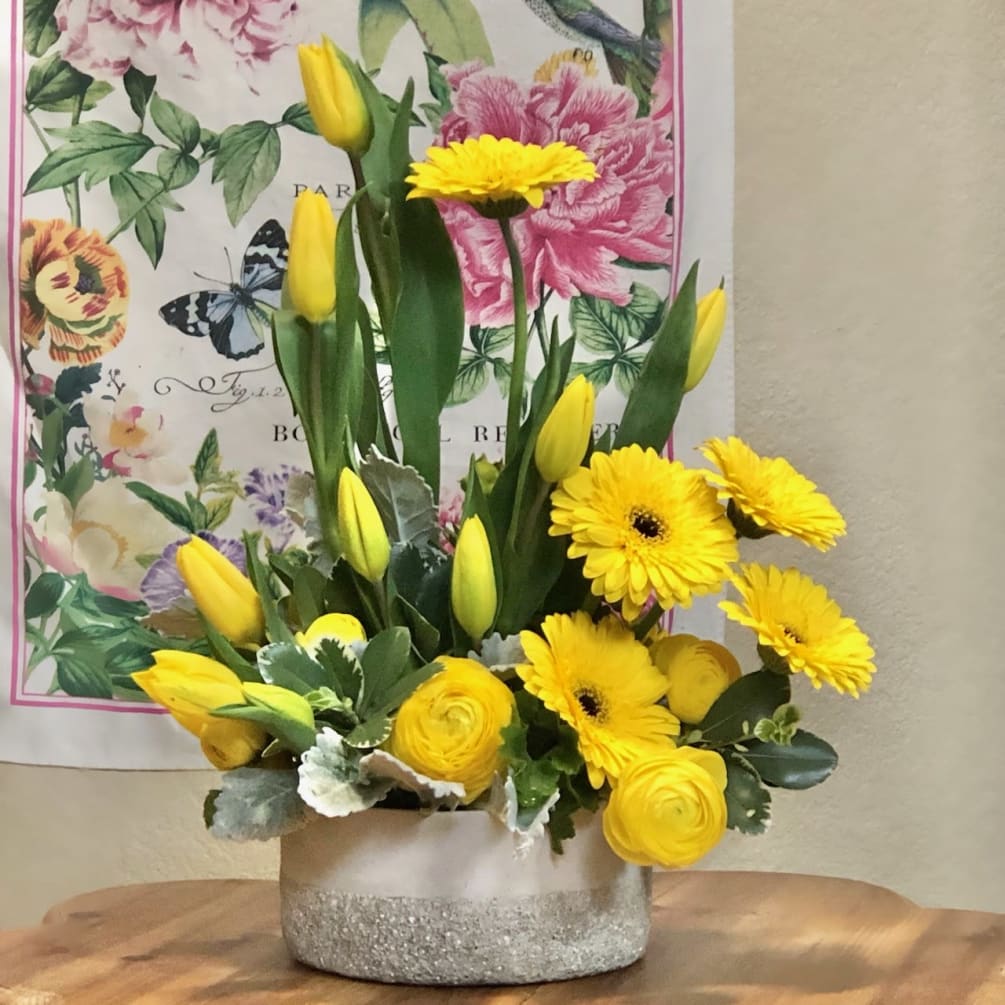 There&#039;s nothing like a bunch of yellow flowers to bring the sunshine