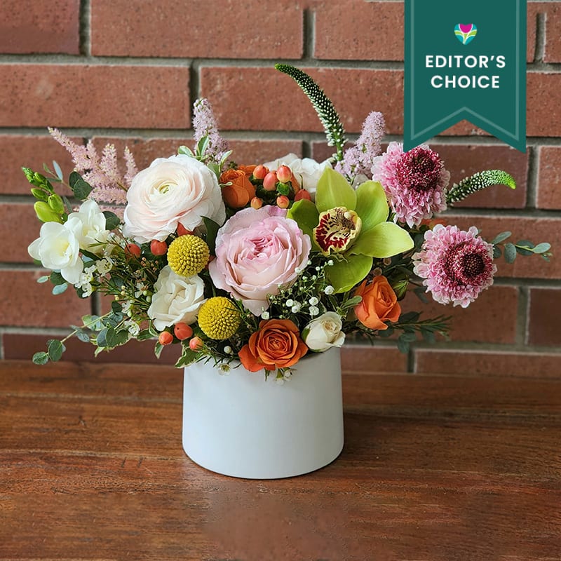 Send this week&#039;s Freshest selection of farm fresh flowers such as ranunculus