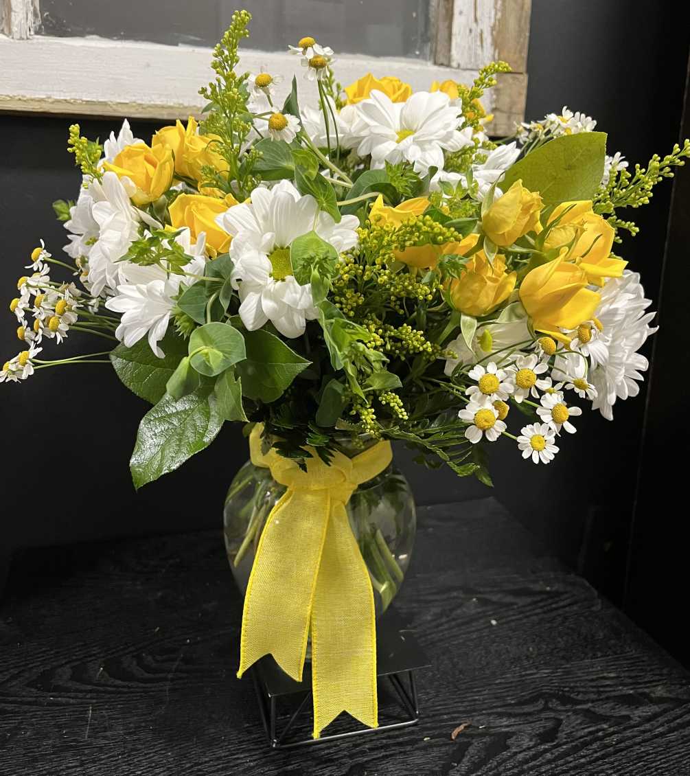 Daisies and More Bouquet by Yazel's Flowers & Gifts