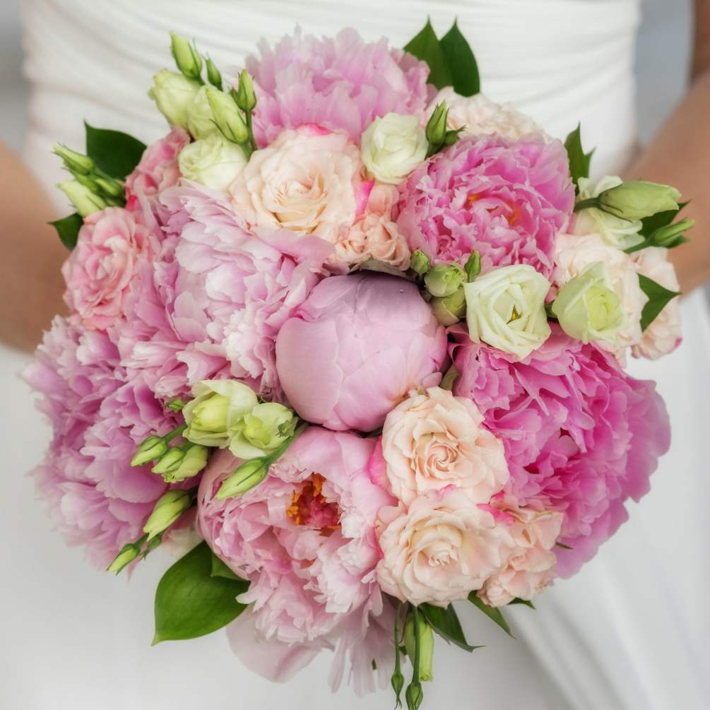 Peonies, Spray Roses and Lisianthus 